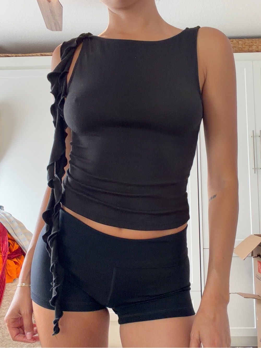 Kimchi Blue Black Ruffle-Trim Sleeveless Tank